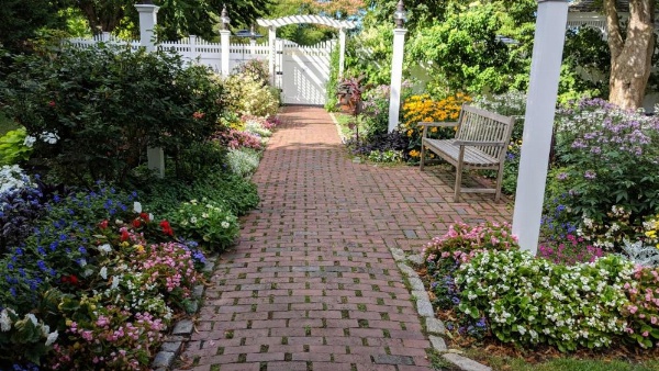 Dan'l Webster Inn and Spa image 10